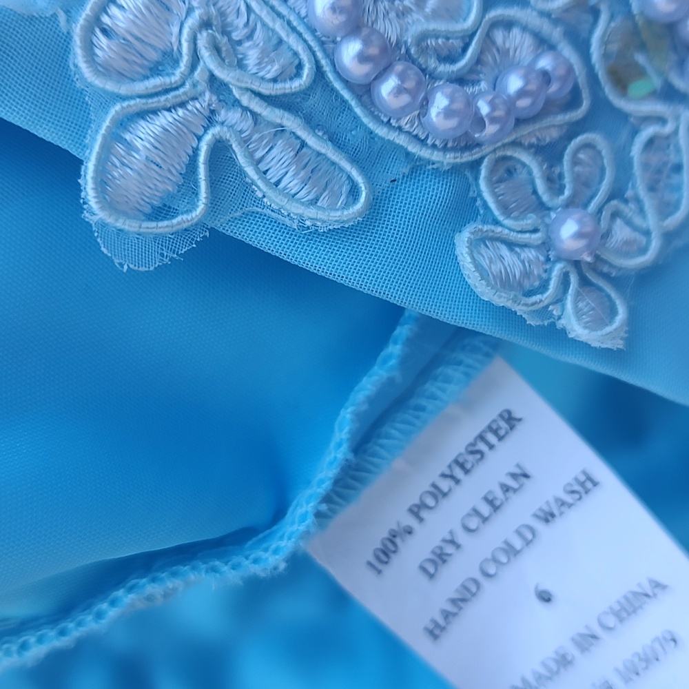 Blue dress - Picture 10 of 14
